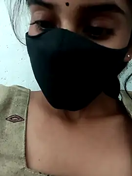 Snapshot of Aaisha-16 chatting on 11/21/25, 02:32 Aaisha-16 online show from 11/21/25, 02:32