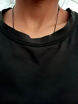 Snapshot of Aaisha-16 chatting on 11/15/25, 02:15 Aaisha-16 online show from 11/15/25, 02:15