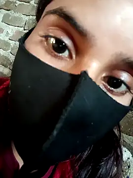 Snapshot of Aaisha-16 chatting on 12/05/25, 02:32 Aaisha-16 online show from 12/05/25, 02:32