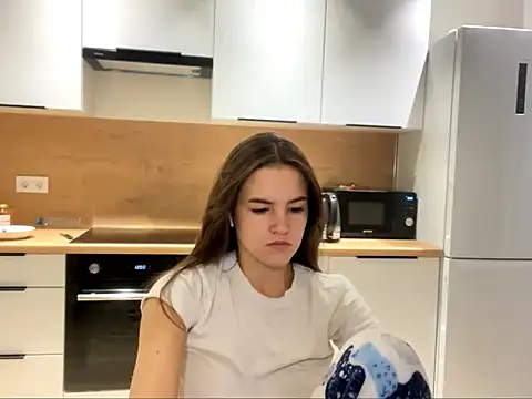 Snapshot of FavorLeila chatting on 10/29/25, 02:16 FavorLeila online show from 10/29/25, 02:16