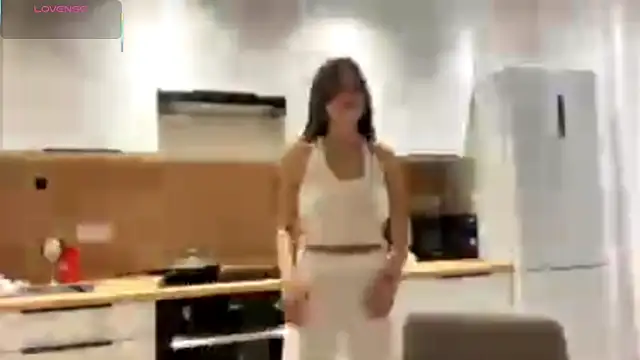 Snapshot of FavorLeila chatting on 09/26/25, 02:24 FavorLeila online show from 09/26/25, 02:24