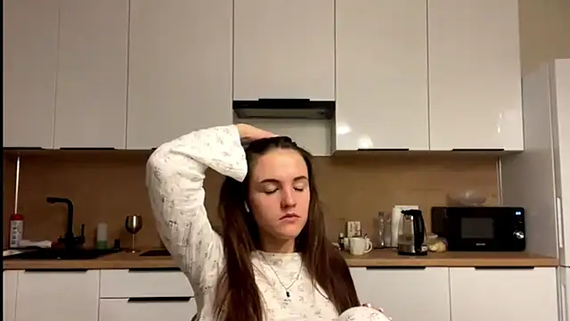 Snapshot of FavorLeila chatting on 09/30/25, 03:18 FavorLeila online show from 09/30/25, 03:18