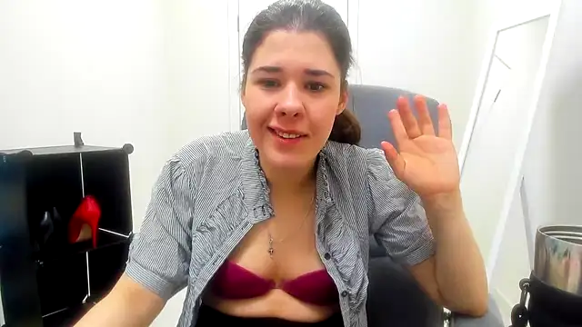 Snapshot of Joannia chatting on 02/11/26, 09:09 Joannia online show from 02/11/26, 09:09