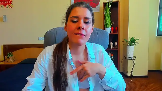 Joannia online show from 09/23/25, 07:04