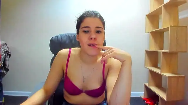 Snapshot of Joannia chatting on 01/08/26, 08:20 Joannia online show from 01/08/26, 08:20