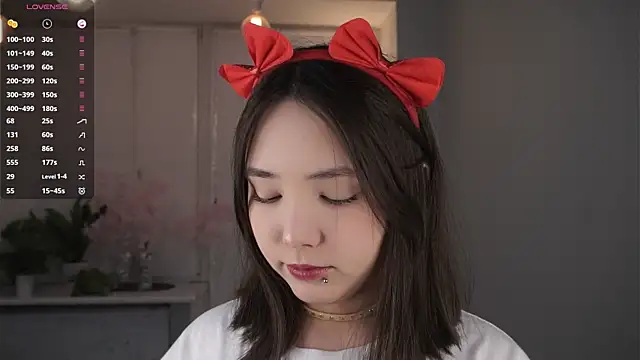 RenaeConnerley online show from 12/23/25, 03:50