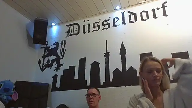 Snapshot of Dark666Sunshine chatting on 11/04/25, 02:48 Dark666Sunshine online show from 11/04/25, 02:48