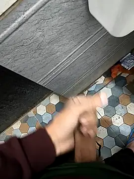 bold guy 1234 online show from 11/18/25, 04:16