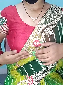 Snapshot of s-pinki chatting on 09/24/25, 06:03 s-pinki online show from 09/24/25, 06:03