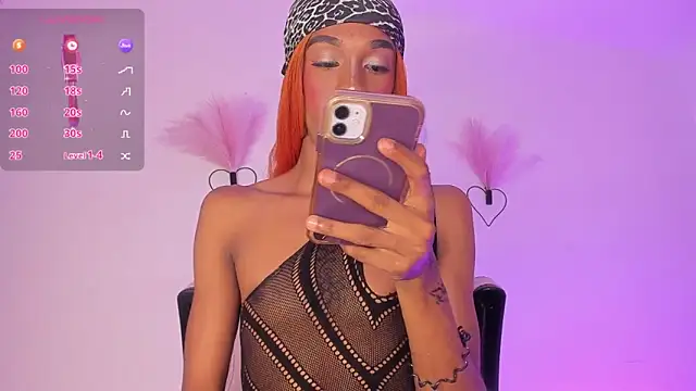 Snapshot of Mia_royal chatting on 06/04/26, 06:56 Mia royal online show from 06/04/26, 06:56