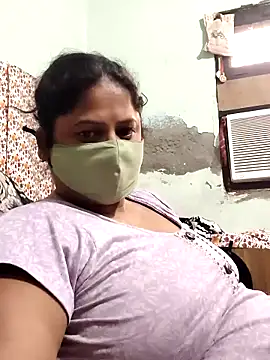 Snapshot of Mmm143 chatting on 01/18/26, 04:16 Mmm143 online show from 01/18/26, 04:16