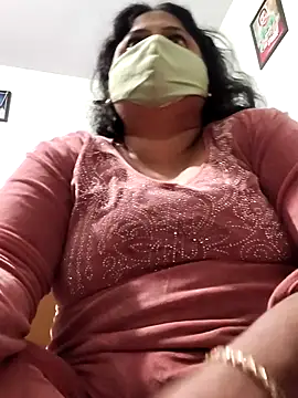 Snapshot of Mmm143 chatting on 01/10/26, 06:47 Mmm143 online show from 01/10/26, 06:47