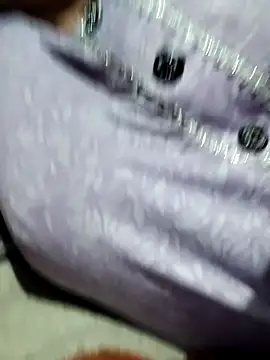 Snapshot of Mmm143 chatting on 02/05/26, 06:15 Mmm143 online show from 02/05/26, 06:15