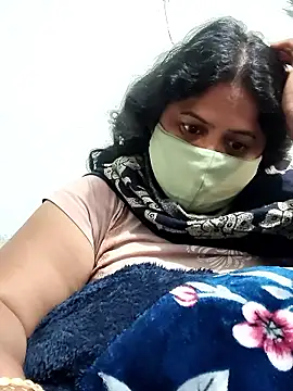 Snapshot of Mmm143 chatting on 01/10/26, 04:41 Mmm143 online show from 01/10/26, 04:41