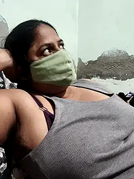 Snapshot of Mmm143 chatting on 02/15/26, 04:17 Mmm143 online show from 02/15/26, 04:17