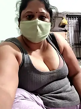 Snapshot of Mmm143 chatting on 01/12/26, 06:47 Mmm143 online show from 01/12/26, 06:47