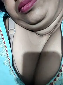 Snapshot of Mmm143 chatting on 02/04/26, 04:29 Mmm143 online show from 02/04/26, 04:29