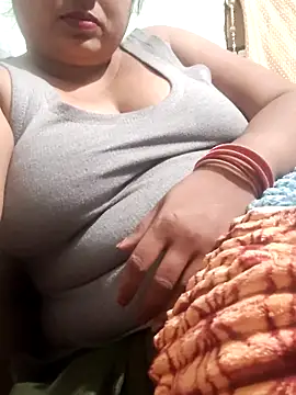 Snapshot of Mmm143 chatting on 02/19/26, 06:16 Mmm143 online show from 02/19/26, 06:16