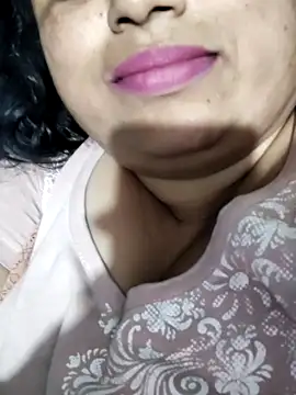 Snapshot of Mmm143 chatting on 02/06/26, 06:26 Mmm143 online show from 02/06/26, 06:26