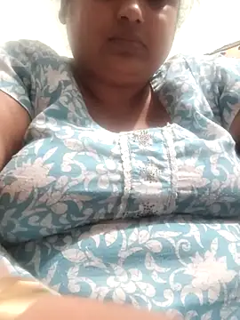 Snapshot of Mmm143 chatting on 07/06/26, 07:38 Mmm143 online show from 07/06/26, 07:38