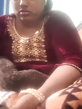 Snapshot of Mmm143 chatting on 12/22/25, 10:59 Mmm143 online show from 12/22/25, 10:59