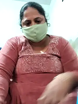 Snapshot of Mmm143 chatting on 01/11/26, 08:21 Mmm143 online show from 01/11/26, 08:21