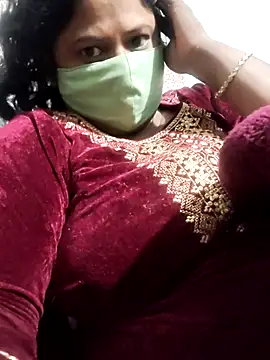 Snapshot of Mmm143 chatting on 01/08/26, 03:34 Mmm143 online show from 01/08/26, 03:34