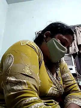 Snapshot of Mmm143 chatting on 02/01/26, 07:45 Mmm143 online show from 02/01/26, 07:45