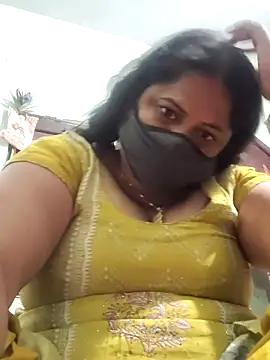 Mmm143 online show from 10/26/25, 01:06