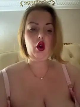 Piccolamonella29 online show from 11/17/25, 11:09