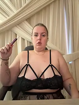 Piccolamonella29 online show from 10/01/25, 04:11