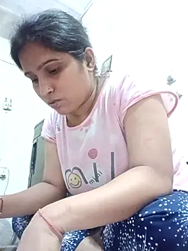 Snapshot of aliya-jaan71 chatting on 10/02/25, 04:43 aliya-jaan71 online show from 10/02/25, 04:43