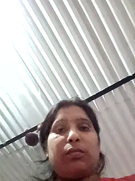 Snapshot of aliya-jaan71 chatting on 09/20/25, 08:03 aliya-jaan71 online show from 09/20/25, 08:03
