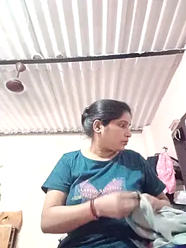 aliya-jaan71 online show from 10/28/25, 07:29