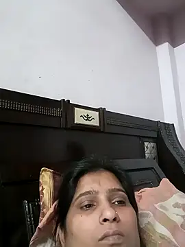 Snapshot of aliya-jaan71 chatting on 04/01/26, 01:12 aliya-jaan71 online show from 04/01/26, 01:12