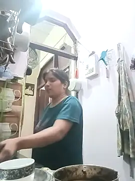 Snapshot of aliya-jaan71 chatting on 03/25/26, 06:40 aliya-jaan71 online show from 03/25/26, 06:40