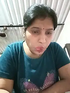 Snapshot of aliya-jaan71 chatting on 04/05/26, 04:35 aliya-jaan71 online show from 04/05/26, 04:35