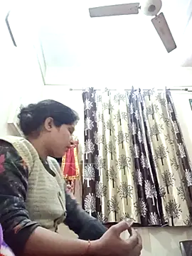 Snapshot of aliya-jaan71 chatting on 01/12/26, 04:25 aliya-jaan71 online show from 01/12/26, 04:25