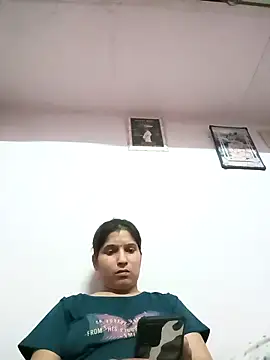 Snapshot of aliya-jaan71 chatting on 04/06/26, 11:33 aliya-jaan71 online show from 04/06/26, 11:33