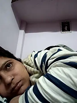 Snapshot of aliya-jaan71 chatting on 12/21/25, 09:55 aliya-jaan71 online show from 12/21/25, 09:55