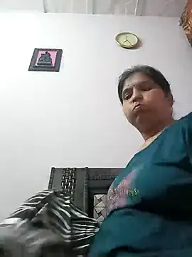 Snapshot of aliya-jaan71 chatting on 03/24/26, 01:55 aliya-jaan71 online show from 03/24/26, 01:55