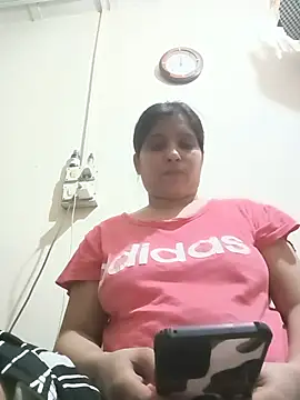 Snapshot of aliya-jaan71 chatting on 06/17/26, 07:35 aliya-jaan71 online show from 06/17/26, 07:35