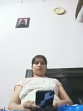 Snapshot of aliya-jaan71 chatting on 06/29/26, 06:29 aliya-jaan71 online show from 06/29/26, 06:29