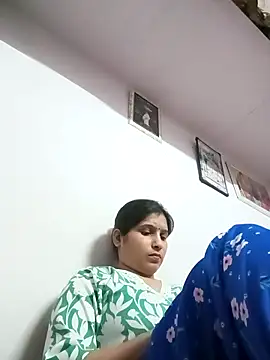 Snapshot of aliya-jaan71 chatting on 04/12/26, 09:23 aliya-jaan71 online show from 04/12/26, 09:23