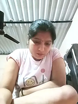 Snapshot of aliya-jaan71 chatting on 04/09/26, 04:02 aliya-jaan71 online show from 04/09/26, 04:02