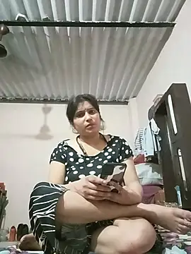 Snapshot of aliya-jaan71 chatting on 06/04/26, 10:03 aliya-jaan71 online show from 06/04/26, 10:03