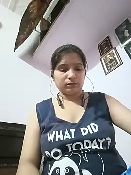 Snapshot of aliya-jaan71 chatting on 06/30/26, 05:13 aliya-jaan71 online show from 06/30/26, 05:13