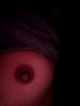 Snapshot of Miss_linaa chatting on 12/14/25, 11:05 Miss linaa online show from 12/14/25, 11:05