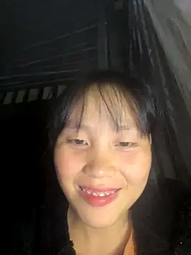 huong-18 online show from 11/11/25, 02:23