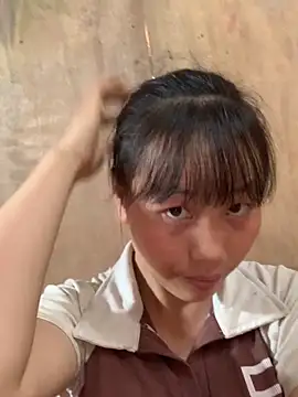 huong-18 online show from 10/20/25, 04:25